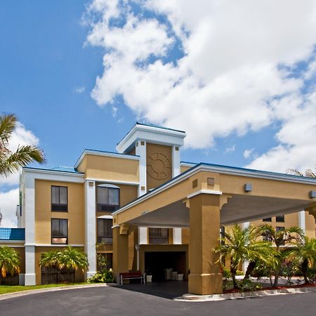 Holiday Inn Express Vero Beach-West I-95 By Ihg Exteriör bild