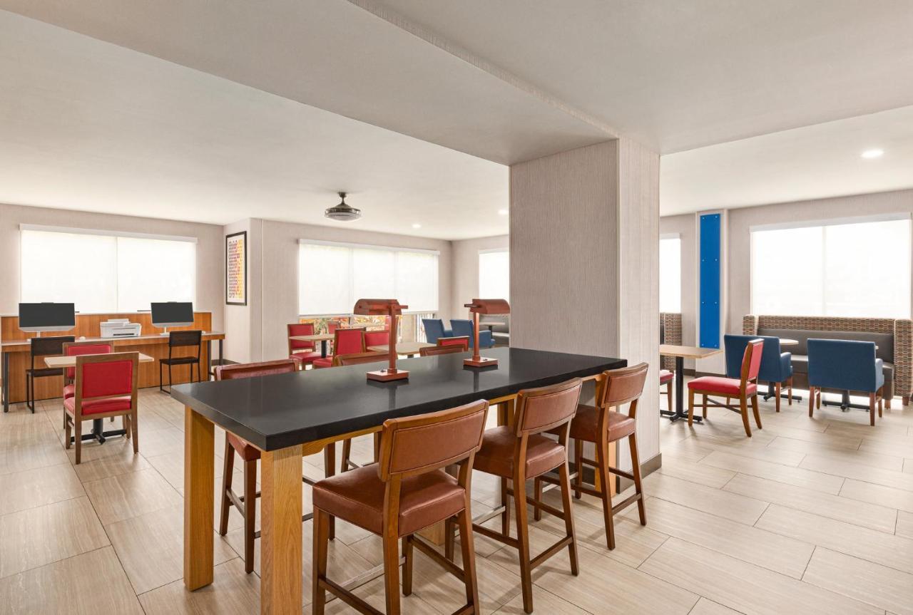 Holiday Inn Express Vero Beach-West I-95 By Ihg Exteriör bild