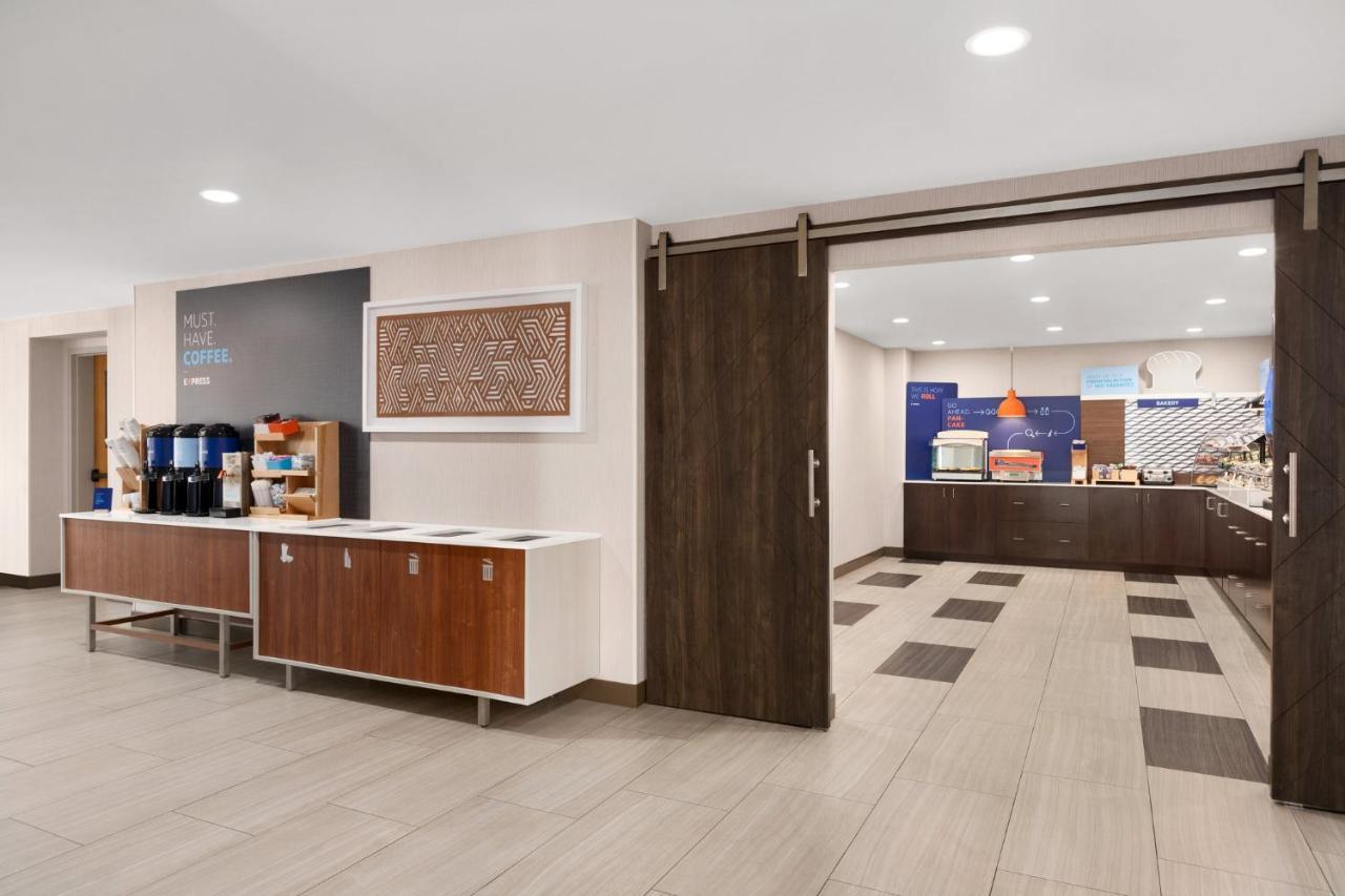 Holiday Inn Express Vero Beach-West I-95 By Ihg Exteriör bild