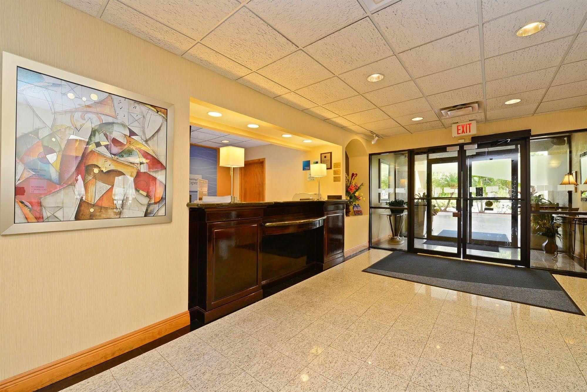 Holiday Inn Express Vero Beach-West I-95 By Ihg Exteriör bild