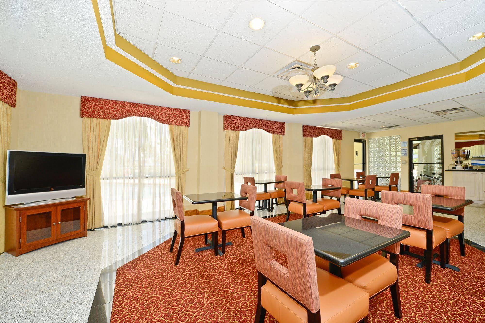 Holiday Inn Express Vero Beach-West I-95 By Ihg Exteriör bild
