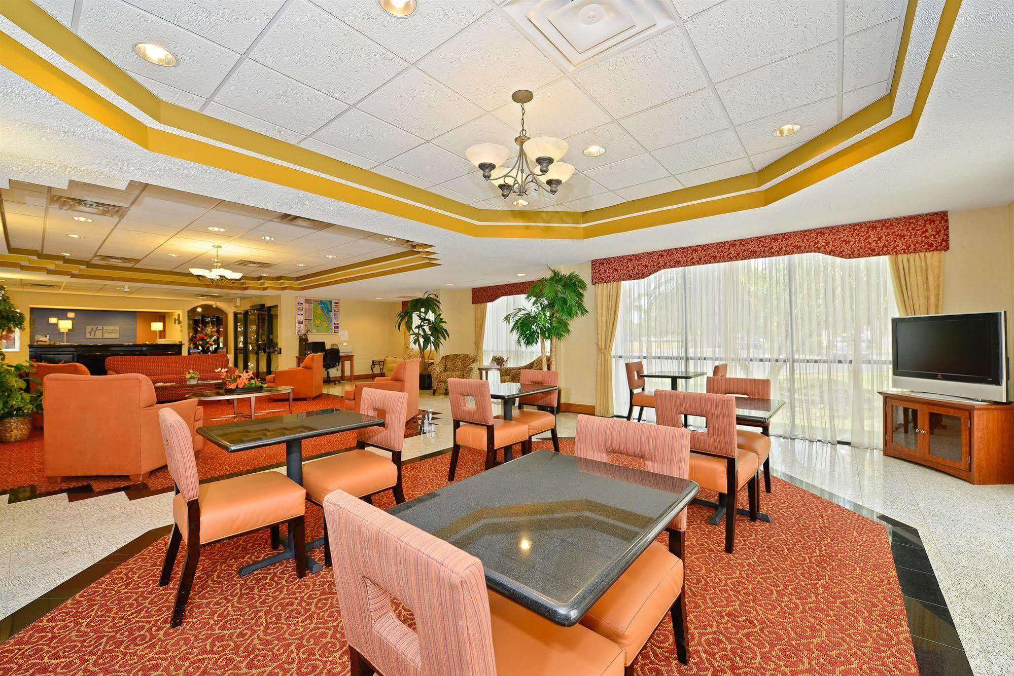 Holiday Inn Express Vero Beach-West I-95 By Ihg Exteriör bild
